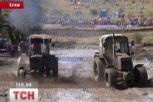 У Криму пройшли перегони на тракторах