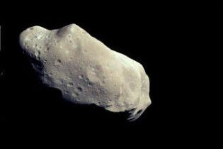 До Землі наближається схожий на космічний корабель астероїд
