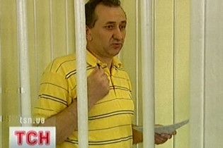 Екс-суддя Зварич просить не допитувати його в "катівнях СБУ"