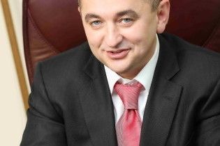 Щодо формування й застосування золотовалютних резервів в Україні та світі