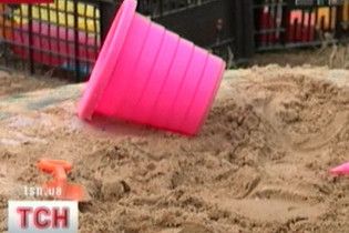 У Вінниці в дитячому садку альтанка придавила дівчинку