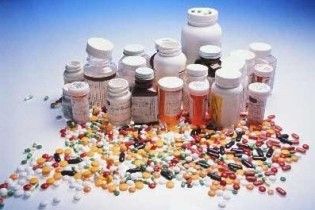 В Україні майже всі закупівлі дорогих ліків контролюють дві компанії
