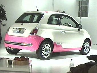Фарбований Фіат Фото: pinkmyride.tv