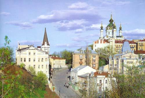 Андріївська церква може впасти!