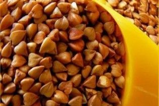 У Азарова заборонили вивозити гречку з країни
