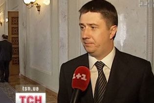 Кириленко вимагає демонтувати пам’ятник "кримінальному злочинцю"