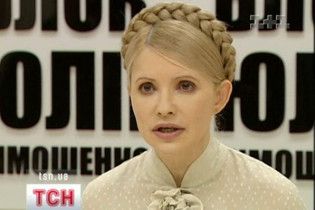 Тимошенко: в Україні настав найважчий час випробувань демократії