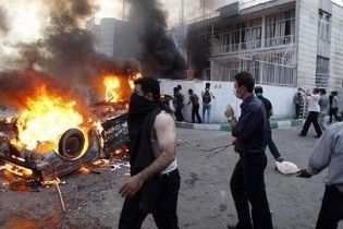 В результаті подвійного теракту в Ірані загинуло понад 20 людей