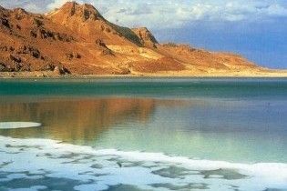 Мертве море швидко висихає