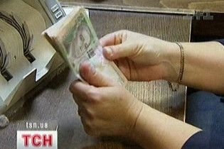 Банки масово знижують ставки по депозитах