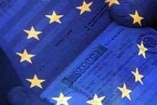 Єврокомісія попереджає, що візовий режим зашкодить Україні
