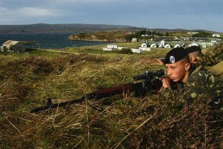 Іноземці інспектують українських військових у Криму