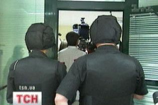 Банки рятуються від обдурених позичальників воєнізованою охороною