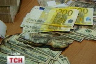 За зіпсований долар у банках дають 90 центів