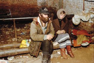 З настанням холодів бомжі палять багатоповерхівки (відео)