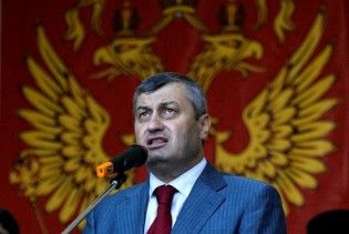 Літак з президентом Південної Осетії вимушено сів у Гельсінкі
