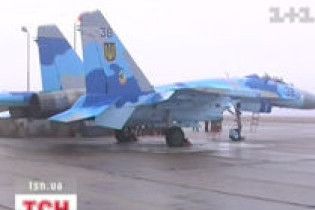 Військові льотчики не літають через кризу