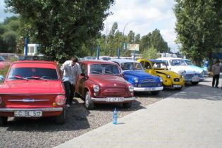В Украину разрешат ввозить старые автомобили