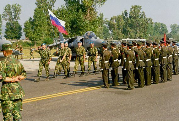 Російські війська (Фото: www.afsouth.nato.int)