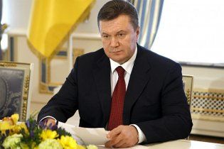 Янукович вимагає поставити крапку у питанні про двовладдя