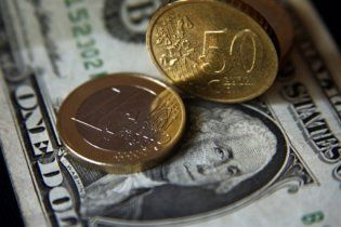 На міжбанку подорожчали долар та євро