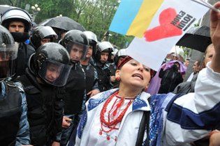 Опозиції заборонили мітингувати під час звернення Януковича до народу