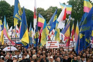 Опозиція вийде на мітинги, якщо Янукович і Мєдвєдєв підпишуть "зайві" угоди
