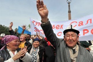 У зіткненнях на півдні Киргизії загинули двоє людей, 63 постраждали