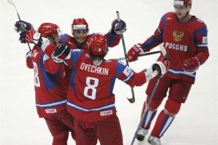 Росія громить суперників на чемпіонаті світу з хокею