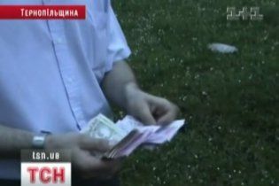 На Тернопільщині батьки продали немовля