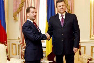 Мєдвєдєв пожалівся, що в Україні до Януковича йому "хамили по повній програмі"