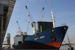 Російський капітан, викрадений в Камеруні, вийшов на зв'язок з судновласником