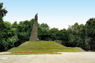 У Каневі відзначають річницю перепоховання Шевченка