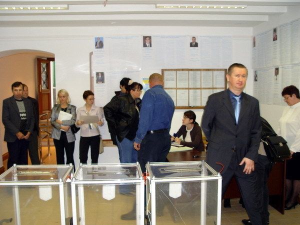 Вибори (Фото: www.ukrajinci.hu)