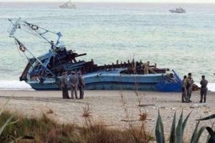 В Середземному морі затонуло судно з нелегалами