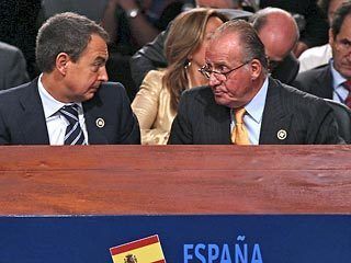 Прем'єр-міністр Хосе Луїс Родрігес Сапатеро та король Іспанії Хуан Карлос