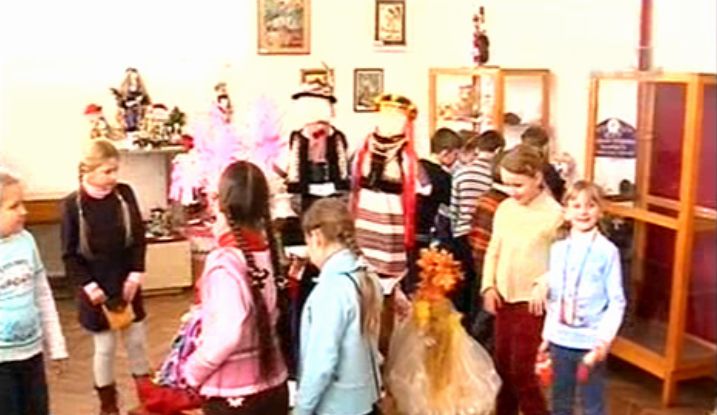 Виставка українських народних іграшок
