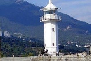 Кримський суд зобов'язав Росію повернути Україні чорноморські маяки