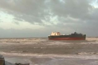 В Мраморном море ищут 23 человека с затонувшего парома(видео)