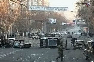 В Ереване проходит массовый митинг