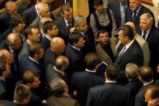 "Регіони" розблокували Раду і знову вимагають високі зарплати