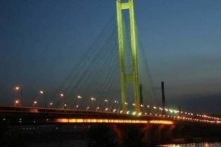 До понеділка у Києві обмежать рух транспорту на Південному мосту