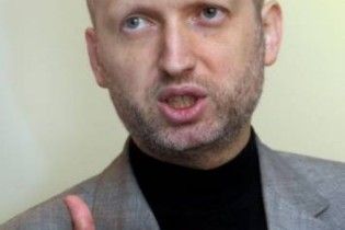 Турчинов хоче зменшити тарифи на транспорт (відео)