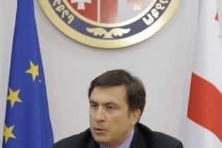 Саакашвили предлагает прекратить огонь