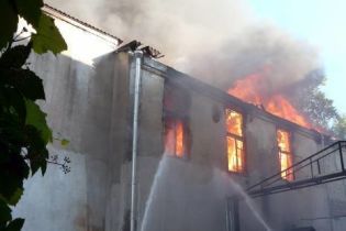 В Киеве горел жилой дом (видео)