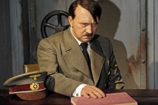 Новый скандал вокруг фигуры Гитлера (видео)