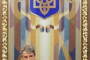 Ющенко требует у Тимошенко деньги на выборы