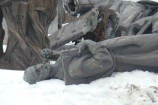 В Киеве установят два одинаковых памятника основателям города