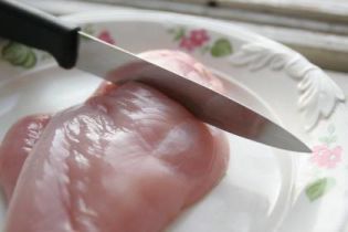 В Украину пытались ввезти зараженную диоксином курицу