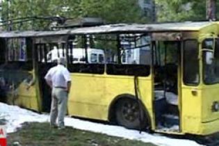 В центре Днепропетровска вспыхнул троллейбус